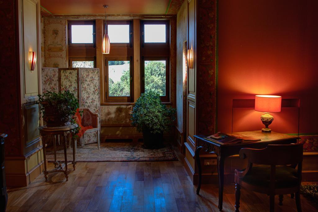 Chateau Du Besset Saint-Romain-de-Lerps Δωμάτιο φωτογραφία